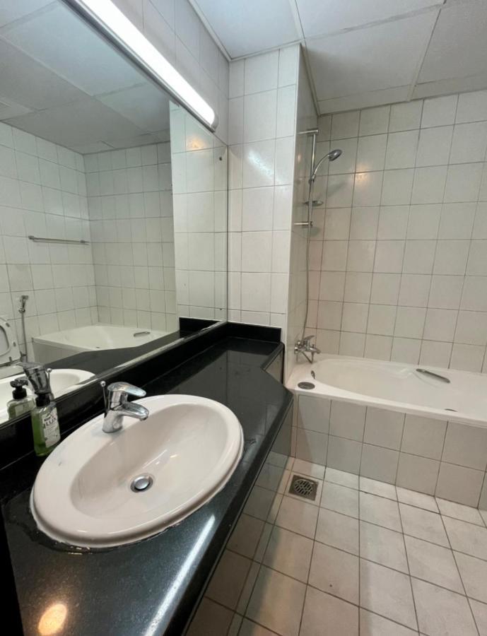 Expo Backpackers Hostel Dubai Buitenkant foto